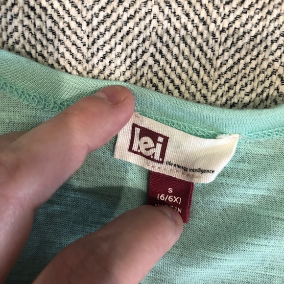 L.E.I. Girls Crochet Vest Top - Picture 2 of 2